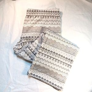 NWOT Plus Size XXL Fleece Lounge Pants Cozy Soft Gray White Patterned